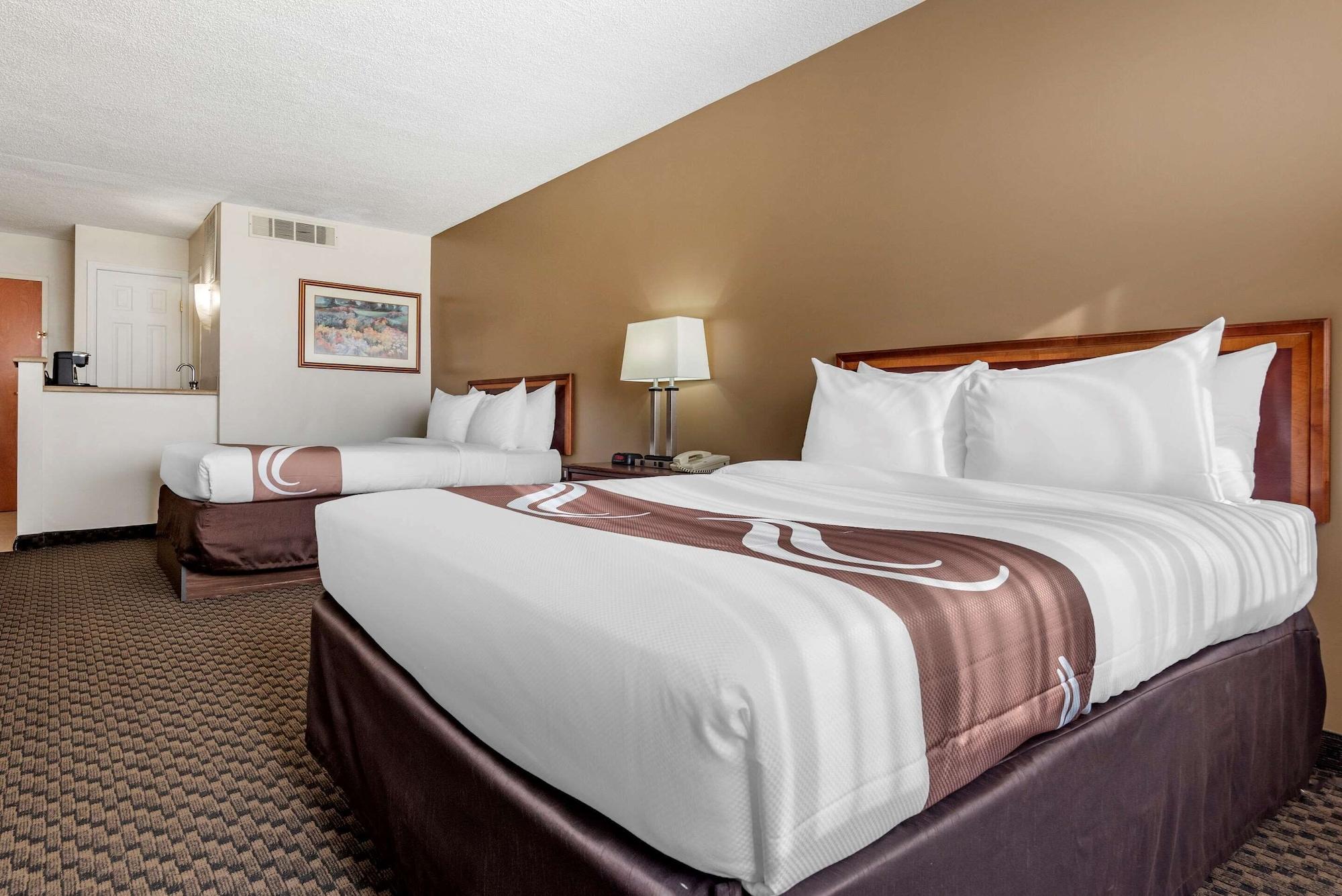 Quality Inn & Suites Vestal Binghamton Near University Bagian luar foto