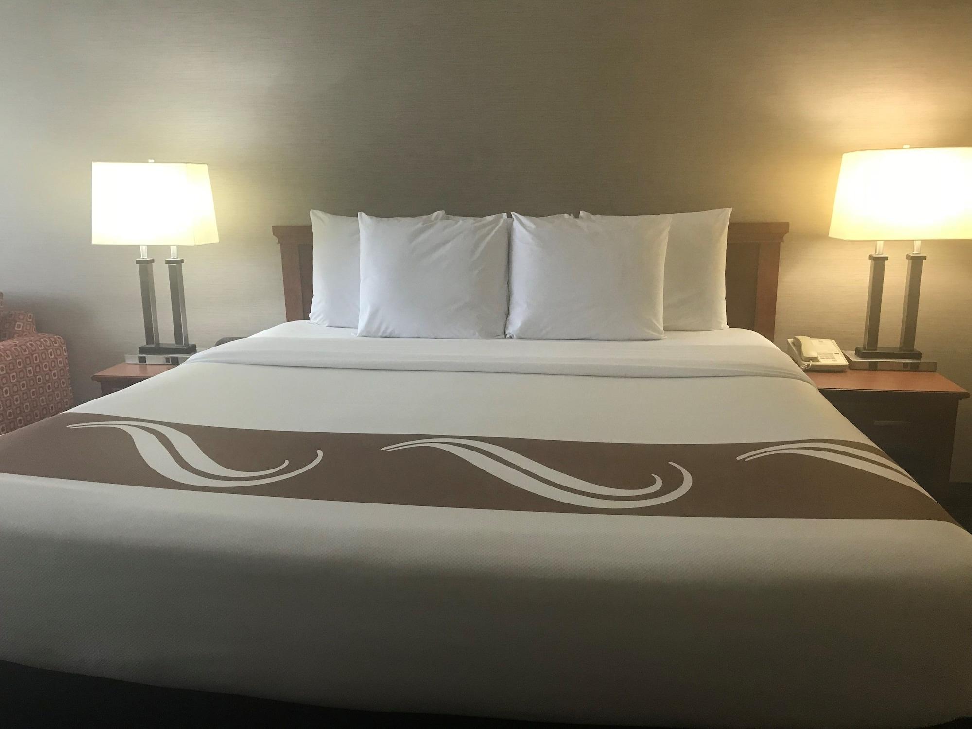 Quality Inn & Suites Vestal Binghamton Near University Bagian luar foto