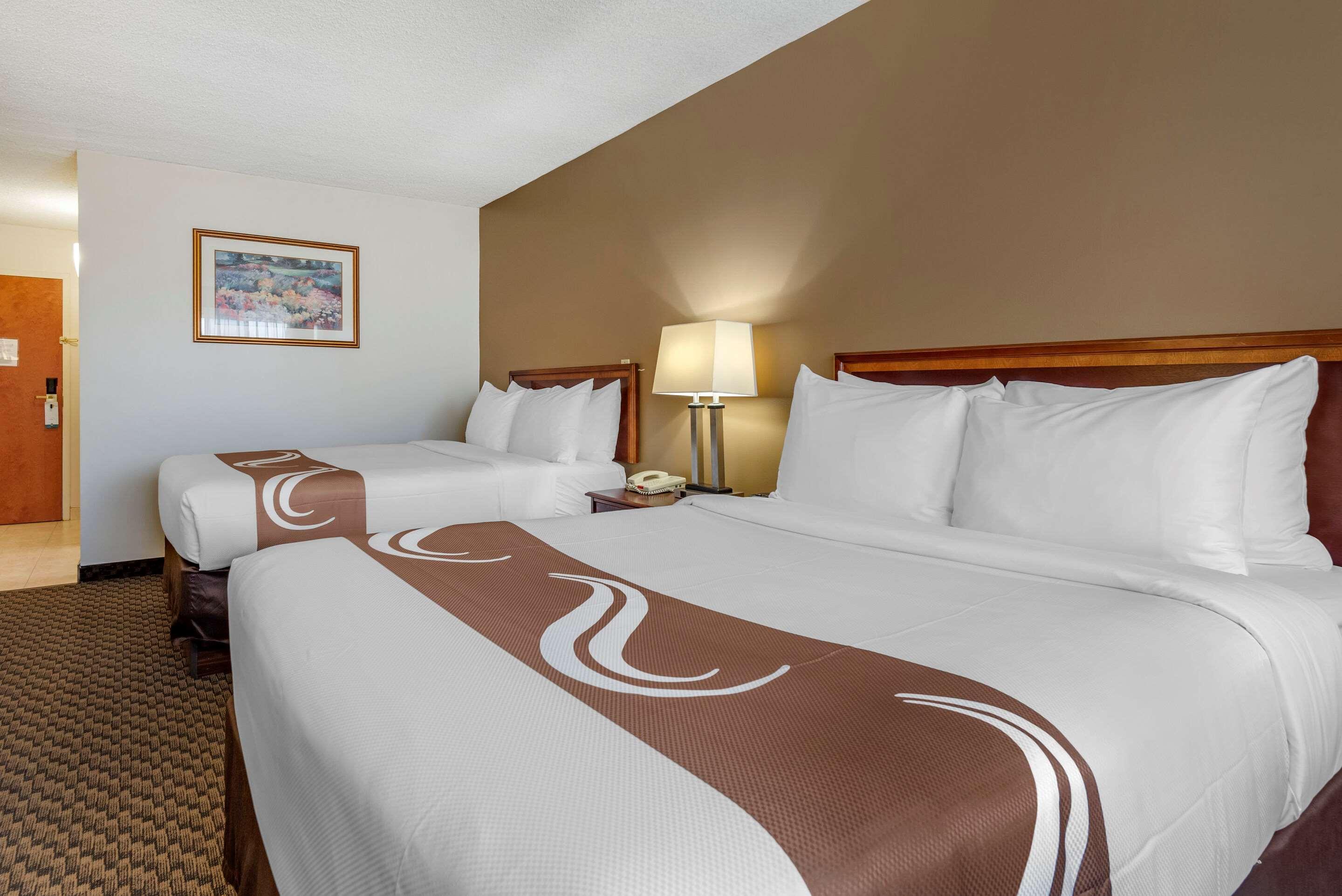 Quality Inn & Suites Vestal Binghamton Near University Bagian luar foto
