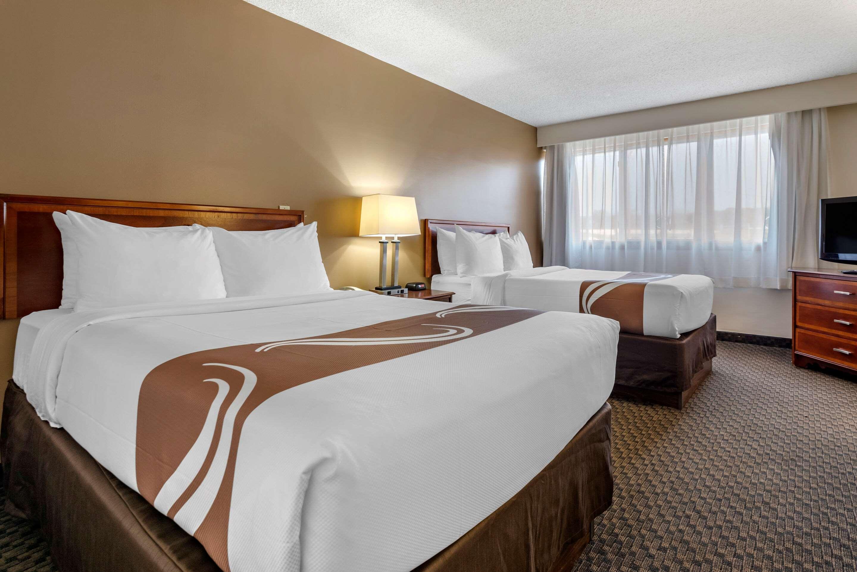 Quality Inn & Suites Vestal Binghamton Near University Bagian luar foto