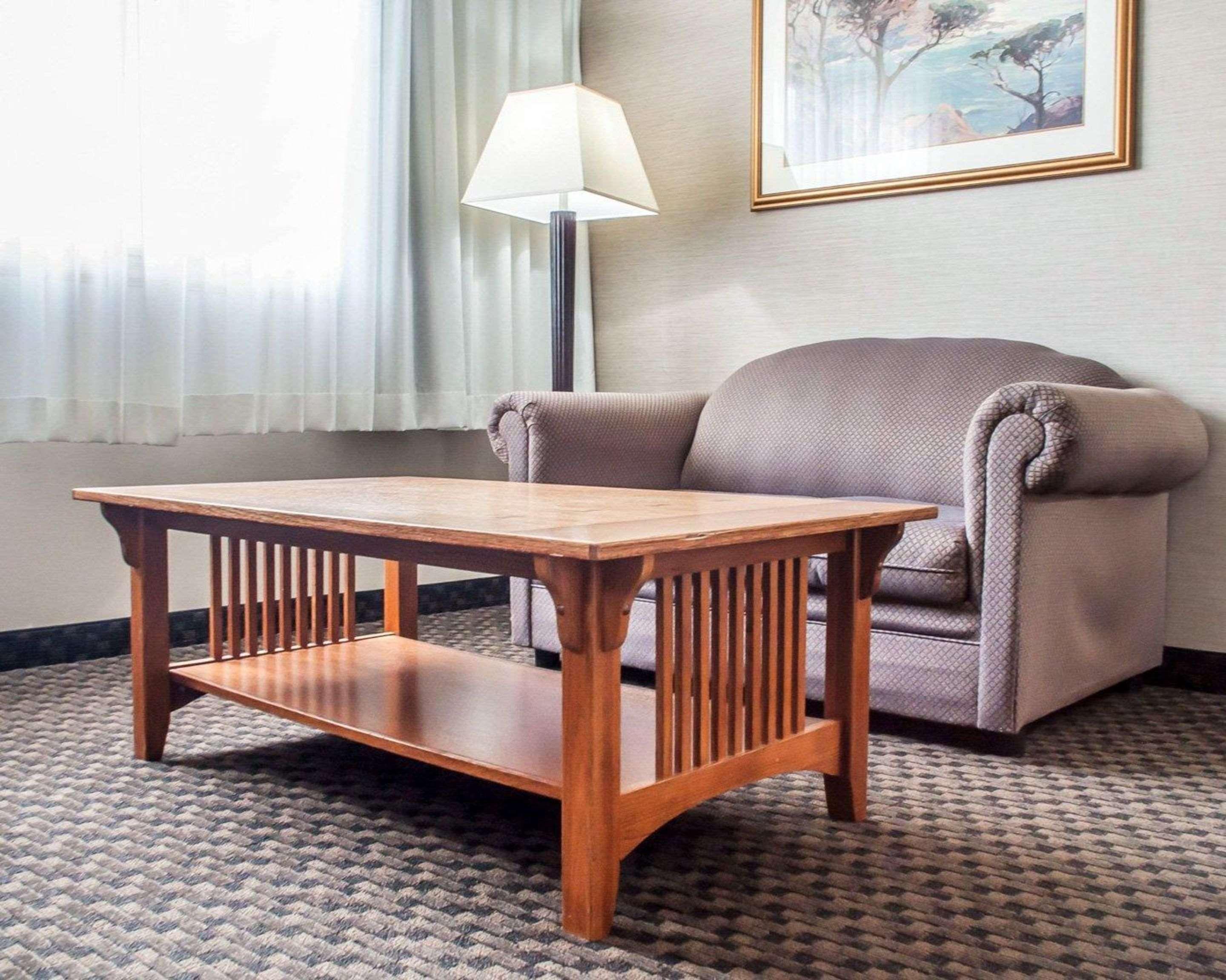 Quality Inn & Suites Vestal Binghamton Near University Bagian luar foto